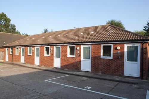 A szálláshely kívülről, Mayland Motel in Greater London