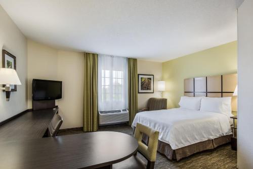 Candlewood Suites Virginia Beach Town Center, an IHG Hotel