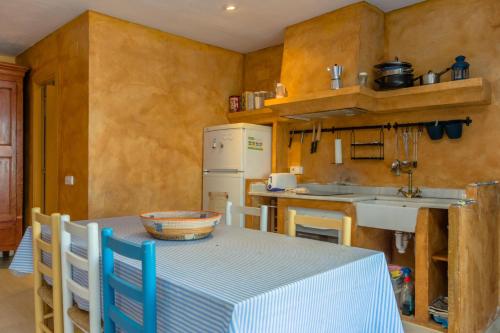 ST-37 BEGUR SA TUNA 2 Pax - image 10