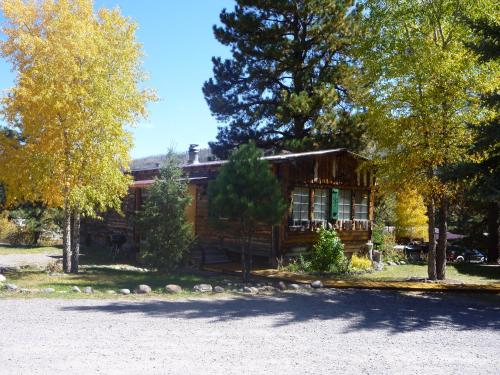 3 bedrooms, 5 beds