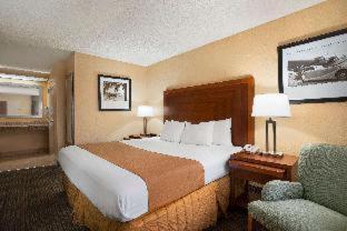 Photo - Days Inn by Wyndham Jacksonville Airport