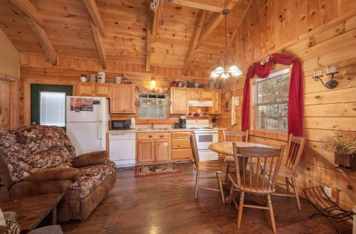 Sleepin Inn Holiday home in Sevierville, USA