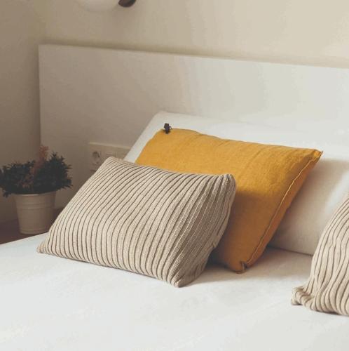3 twin beds