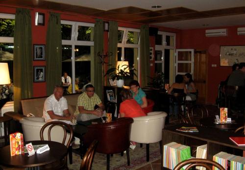 Art Garni Hotel - image 2