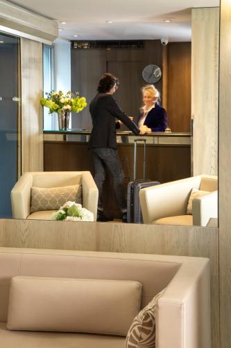 Longchamp Elysées - image 3