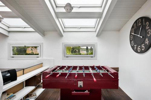  Pink House - Happy Rentals in La Tallada