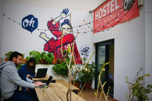 Oasis Backpackers' Hostel Sevilla & Coworking - image 11