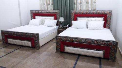 Hotel Day In Lahore – Lahore, WI