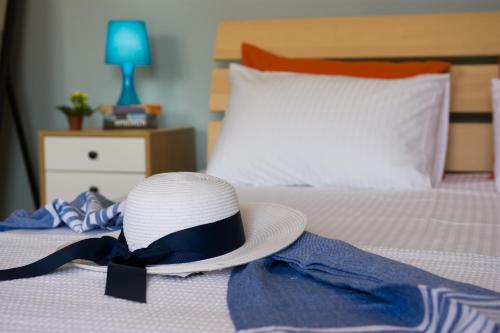 Straight to the Lake View Apartments