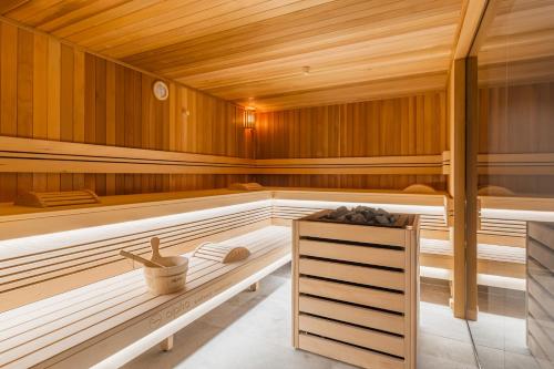 سبا, فندق كونجرس مونز فان دير فالك (Congres Hotel Mons Van der Valk) in مونز بيرجن