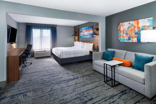La Quinta Inn & Suites by Wyndham-Albany GA - image 11