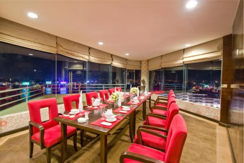 Banquet hall, Muong Thanh Holiday Hue Hotel in Perfume River