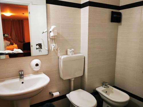 New Alexander Hotel - image 7
