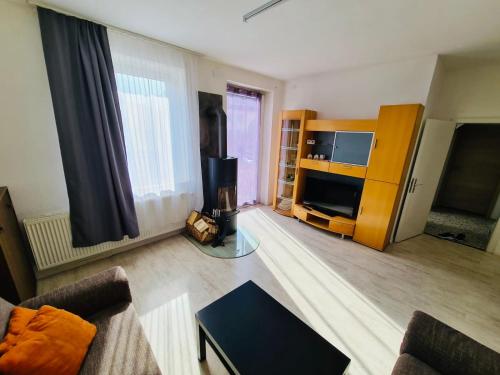 Létesítmények, Großartige 3 Zimmer Ferienwohnung mit Kamin und Garten für 1-6 Personen (Großartige 3 Zimmer Ferienwohnung mit Kamin und Garten fur 1-6 Personen) in Kaufbeuren