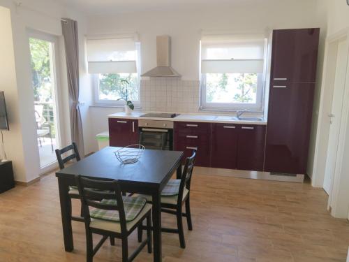 Apartment Prejac by the beach - image 4