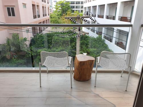 Centara Avenue Residence by Patsamon 4
