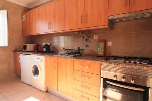 LovelyStay - 2BR Flat in VRSA Historical Center - image 2