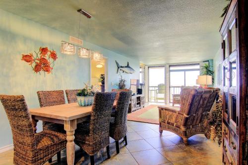 Aransas Princess Unit 702 condo - main image