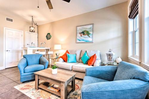 Bright Coastal Condo with Pool 0 5 Mi to Beach - image 3