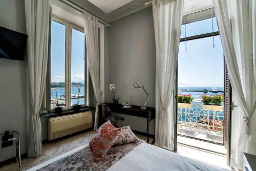 Seaside Caracciolo in لونجوماري كاراتشولو