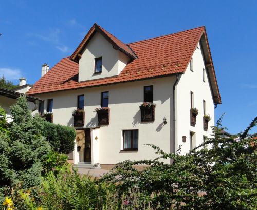 4 Sterne Ferienwohnung Sommerberg inklusive Gastekarte 5.4km von Landkreis Saalfeld-Rudolstadt entfernt