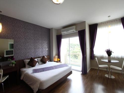 room detail thumbnail 0