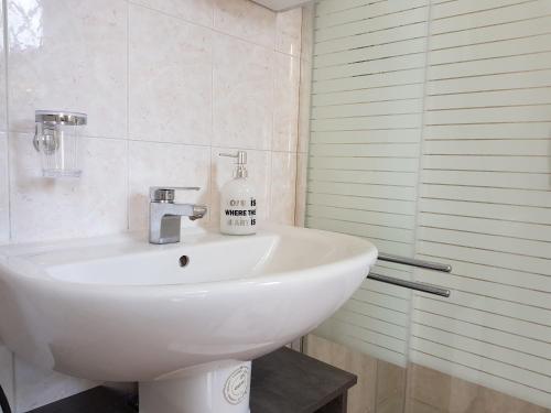 Casa Bebe - adiacenze Policlinico e Universita' Room Type - Apartment - Ground Floor