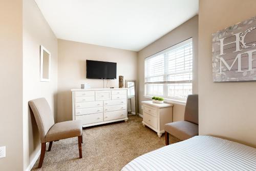 Bayfront Beauty at Mallard Landing - image 3