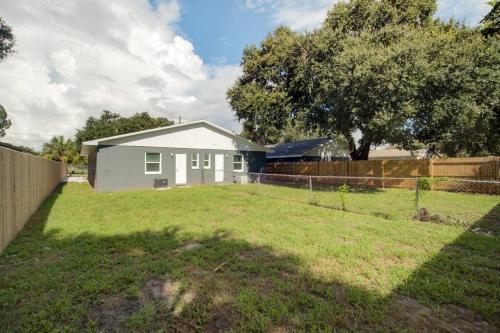 Modern Bayshore Home 44