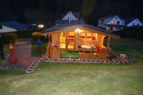 Dārzs, Gästehaus Hofmann - 4 Sterne Ferienwohnung Sommerberg (Gastehaus Hofmann - 4 Sterne Ferienwohnung Sommerberg) in Rohrbach (Thuringia)