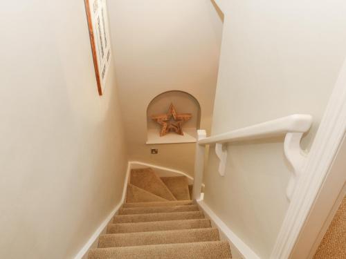 Chapel Cottage - image 4