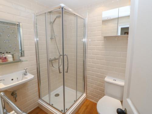 Chapel Cottage - image 2