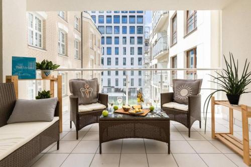 Modern and Comfortable- Golden Apartments-Terrace
