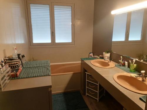 Maison au pied du Puy de dôme gîte à louer Golf Charade