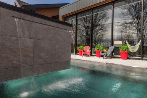 289786199 Hôtel & Suites Normandin Lévis
