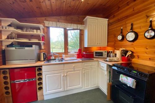 virtuve, The Cabin at The Oaks in Godshill