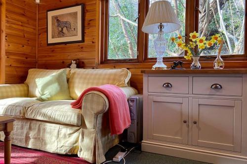 The Cabin at The Oaks in Godshill
