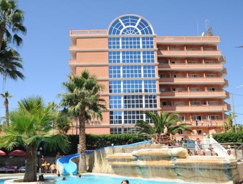 . Hotel Tropic