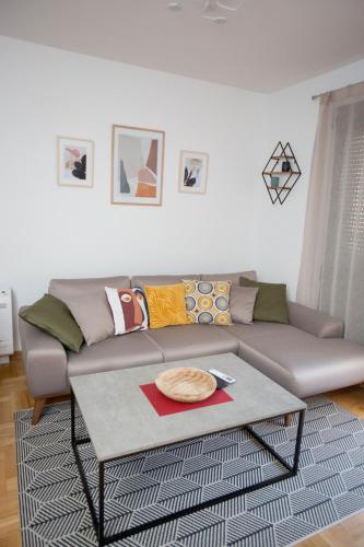 One-Bedroom Apartment image 7