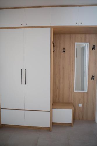 One-Bedroom Apartment image 5