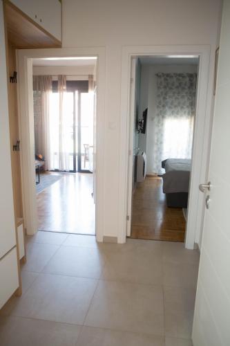 One-Bedroom Apartment image 3