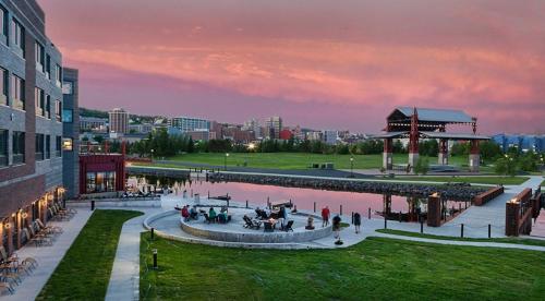Pier B Resort near Duluth nemzetközi repülőtér
