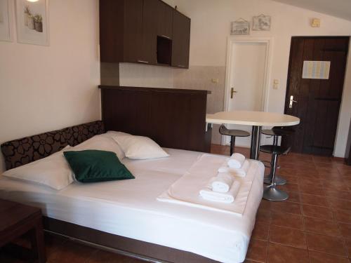 Apartments Edita in Рогозніца
