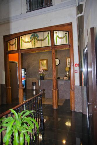 Hostal Paris - image 12
