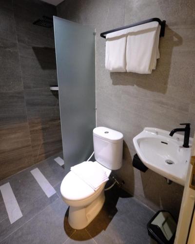 Americano Hotel Syariah Yogyakarta Room Type - Double Room with Balcony