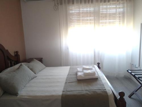 Standard Triple Room image 2