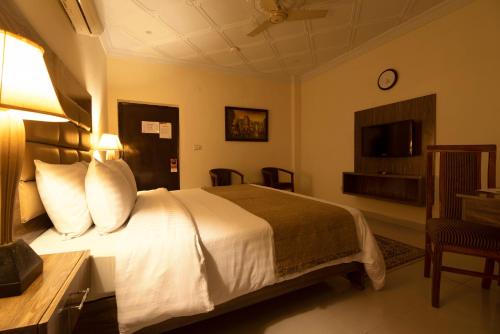 Hotel One Lalazar Multan