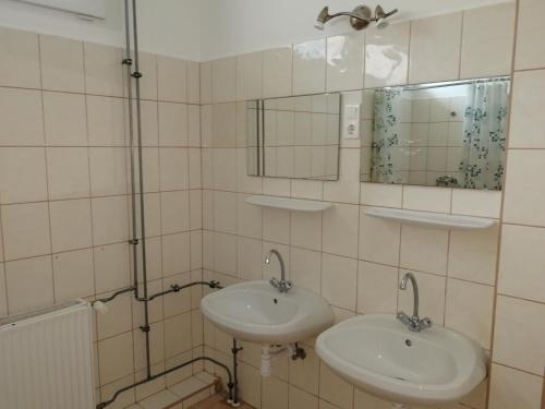 Napsugár Szálló Baja - image 12