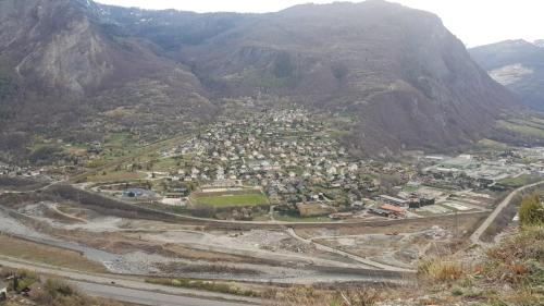 Appartement neuf dans maison in Corps