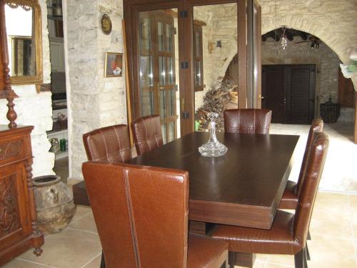 Étterem, Our House in Vavla